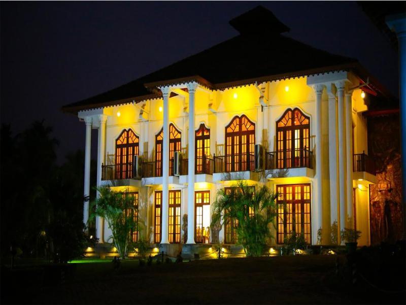 Hotel Yapahuwa Paradise Exterior photo